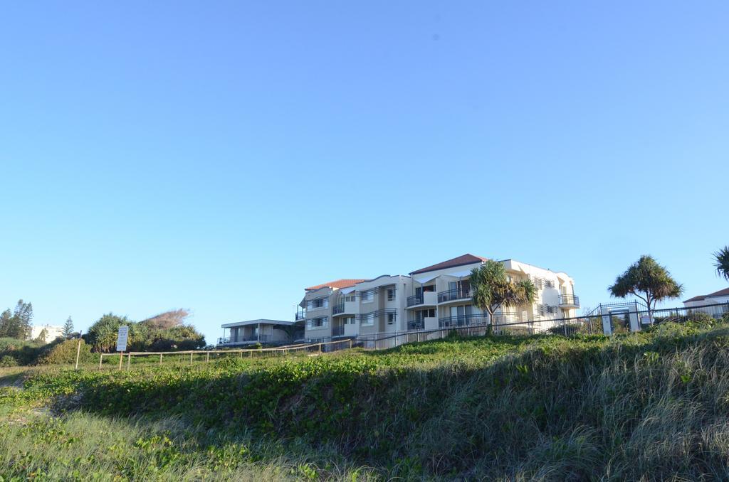 Golden Riviera Absolute Beachfront Resort Gold Coast Exterior foto